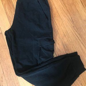 Alo Yoga- 7/8 High Waist Cargo Sweats